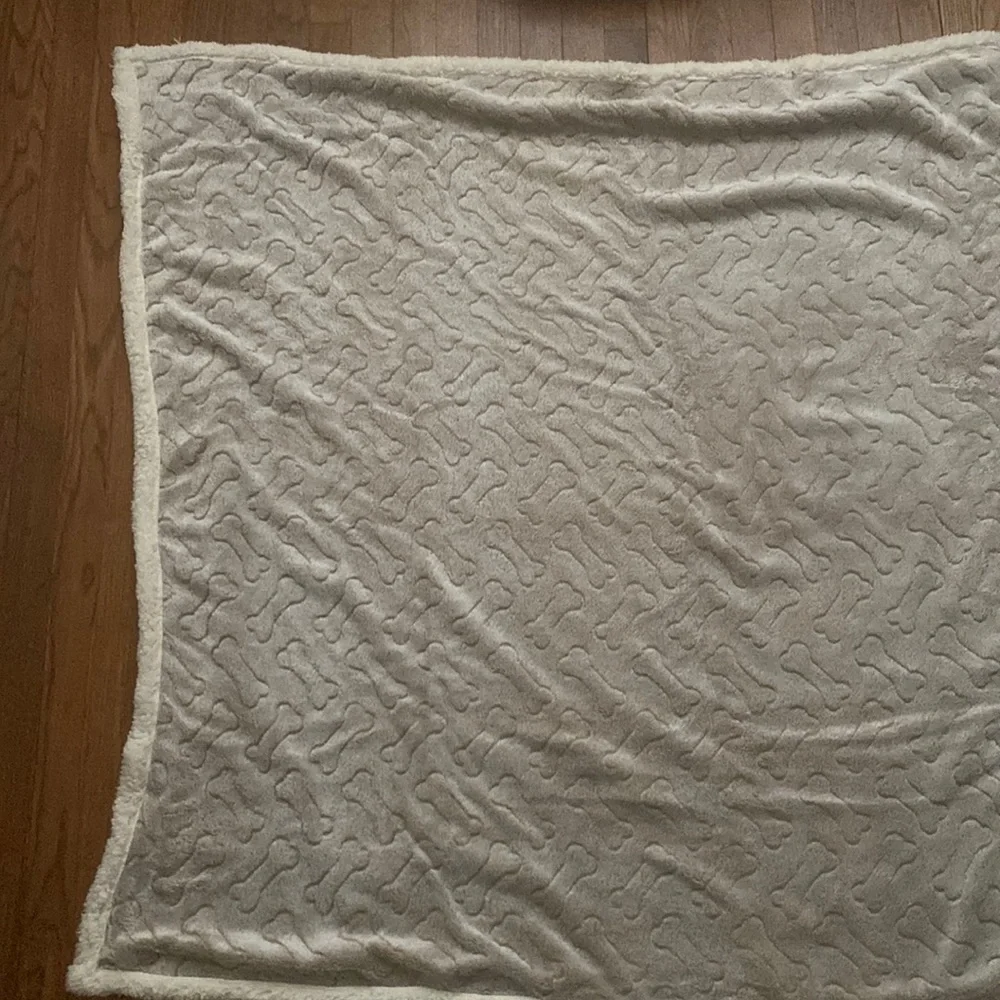 SOFT “DOG BONE” BLANKET